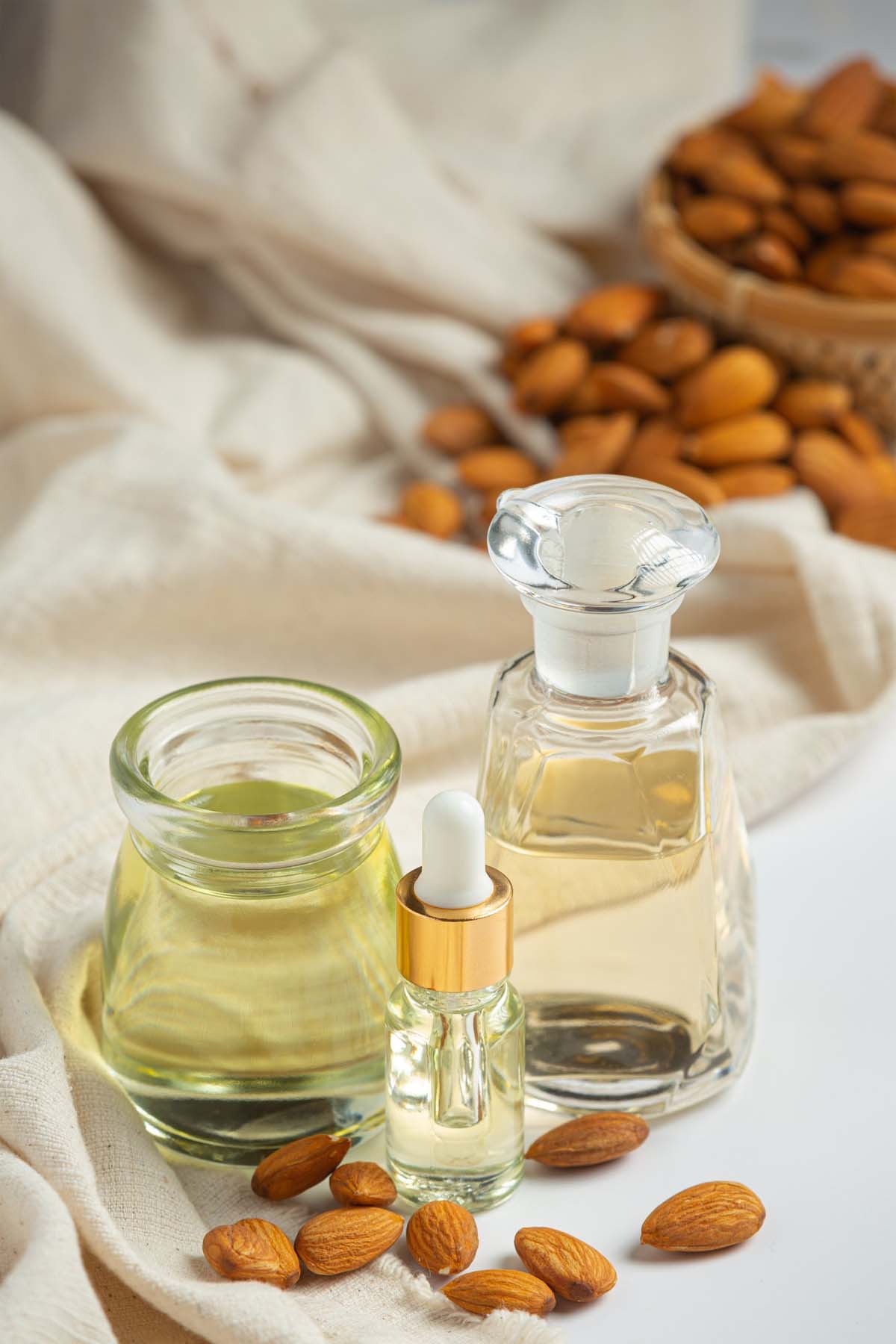 Badem Yağı Tatlı 50 ml %100 Saf Doğal Soğuk Sıkım Bitkisel Sabit Taşıyıcı Sweet Almond Oil